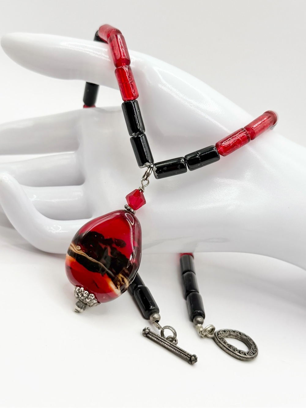 Red and Black Glass Bead Pendant Necklace